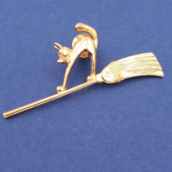 Vintage Jewelry - Vintage Gold Cat on a Broomstick Tie Tack Pin